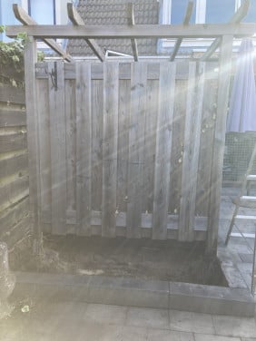 GERESERVEERD VOOR RIA. Tuinscherm compleet
