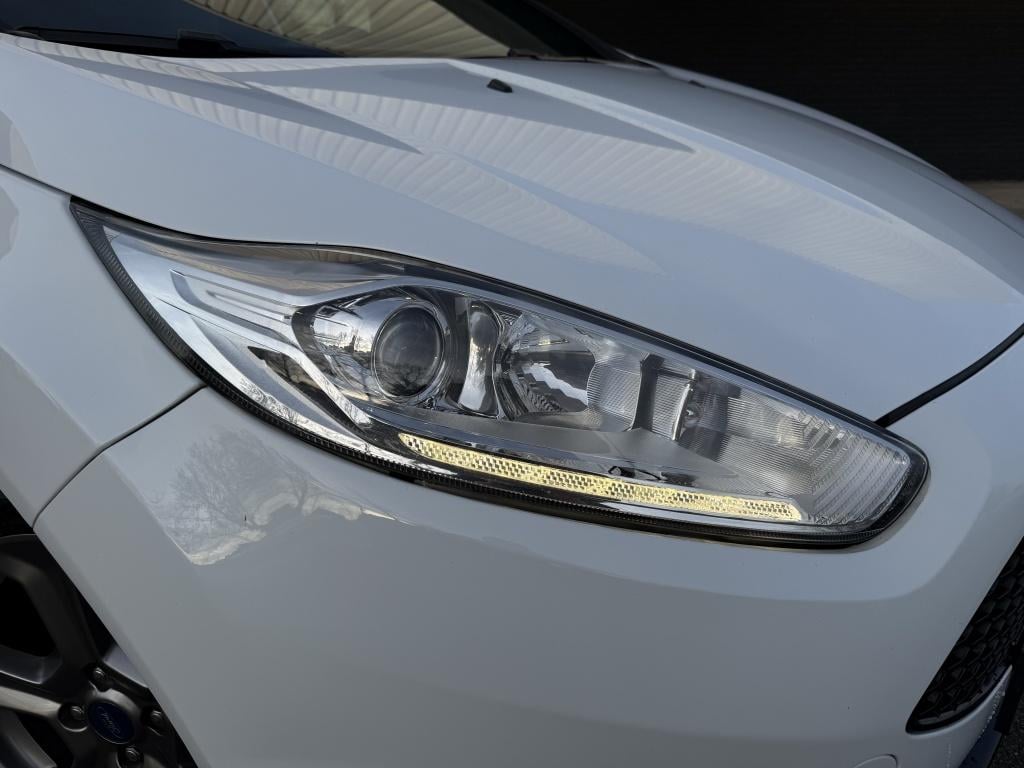 Ford Fiesta 1.6 st // nieuwe motor + koppeling, distributie en grote beurt 