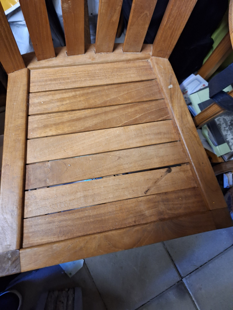 Leuke houten stoel