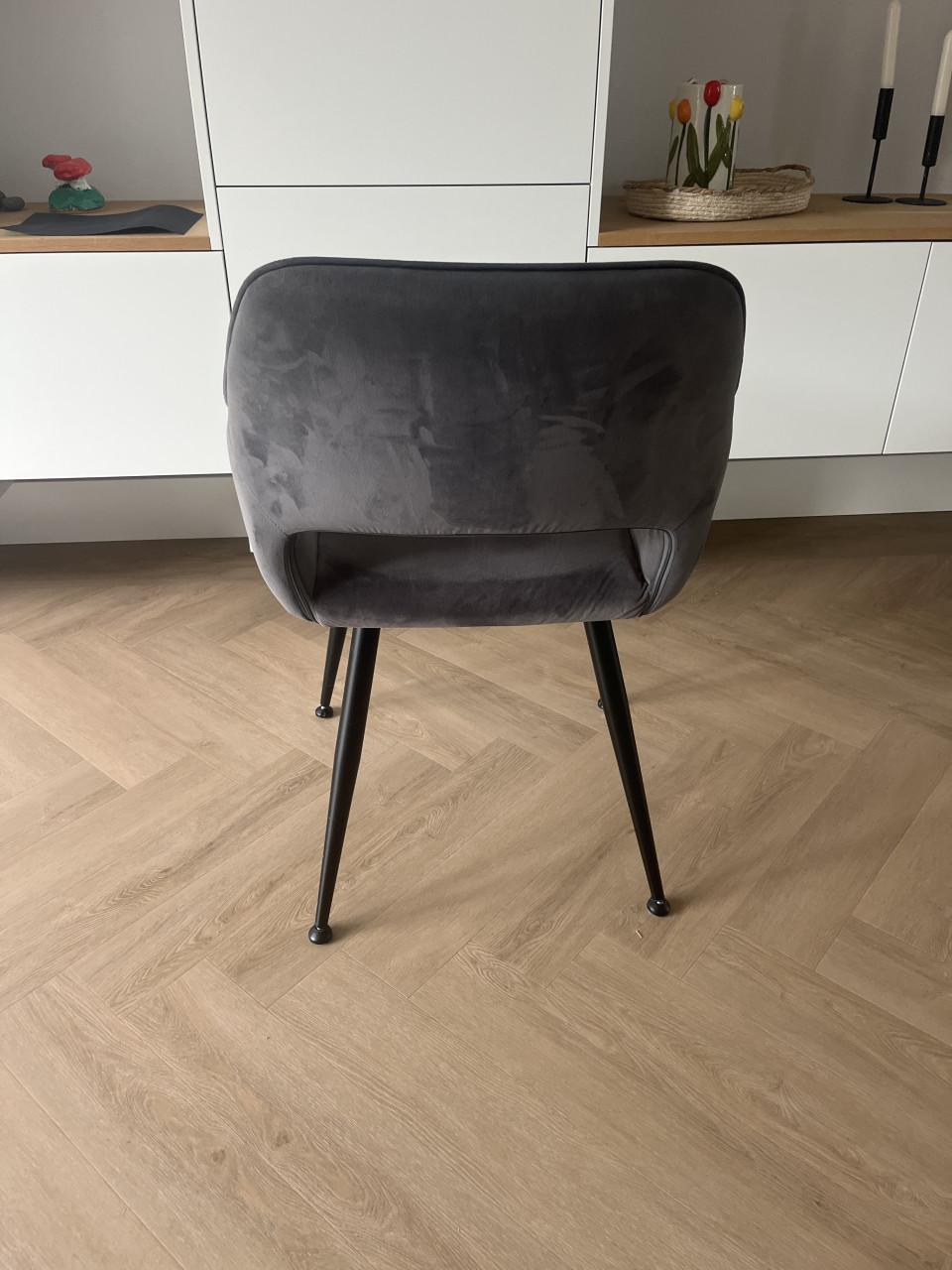 4 donkergrijze eetkamerstoelen