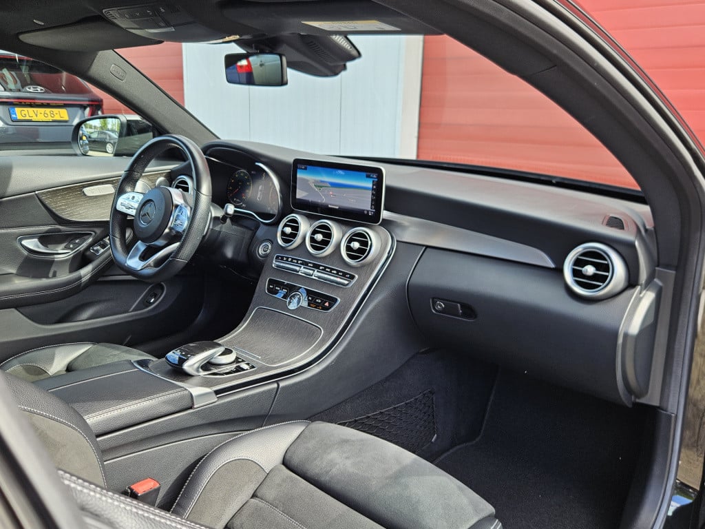 Mercedes-Benz C-Klasse coupé 300 premium plus pack | burmester | acc