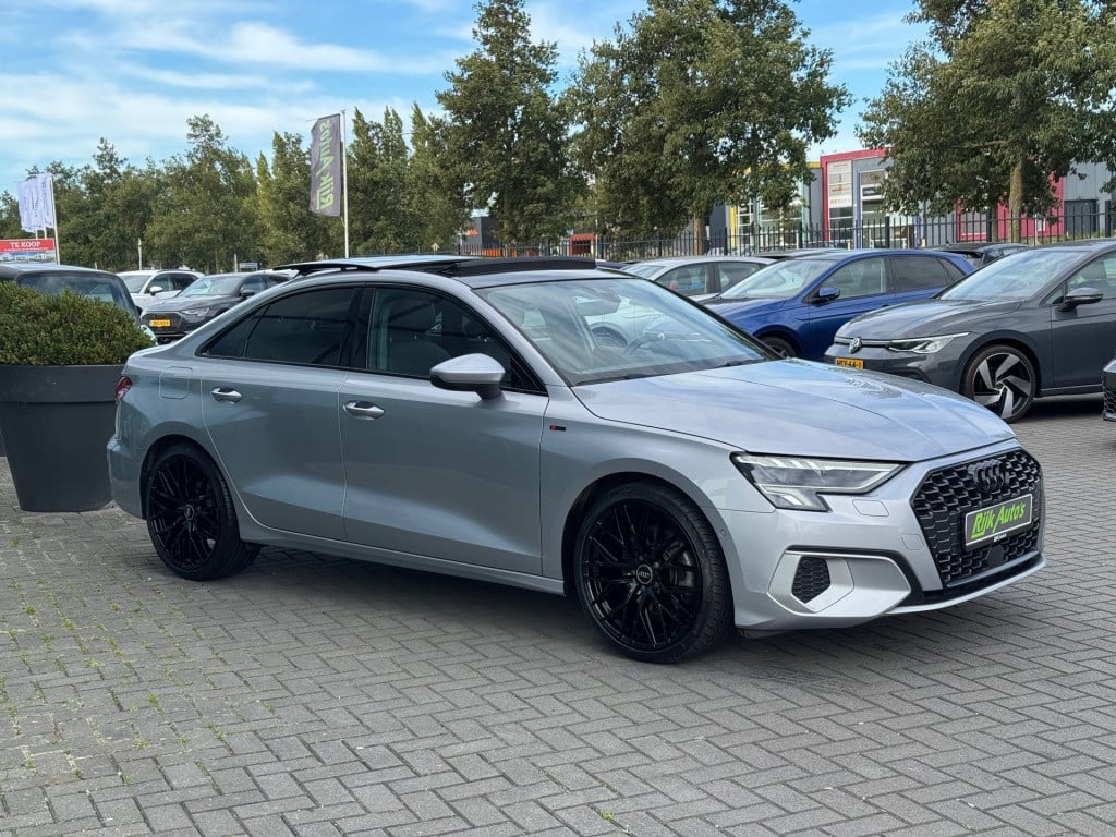 Audi A3 limousine 35 tfsi * matrix led * leer * panoramadak * trekhaak