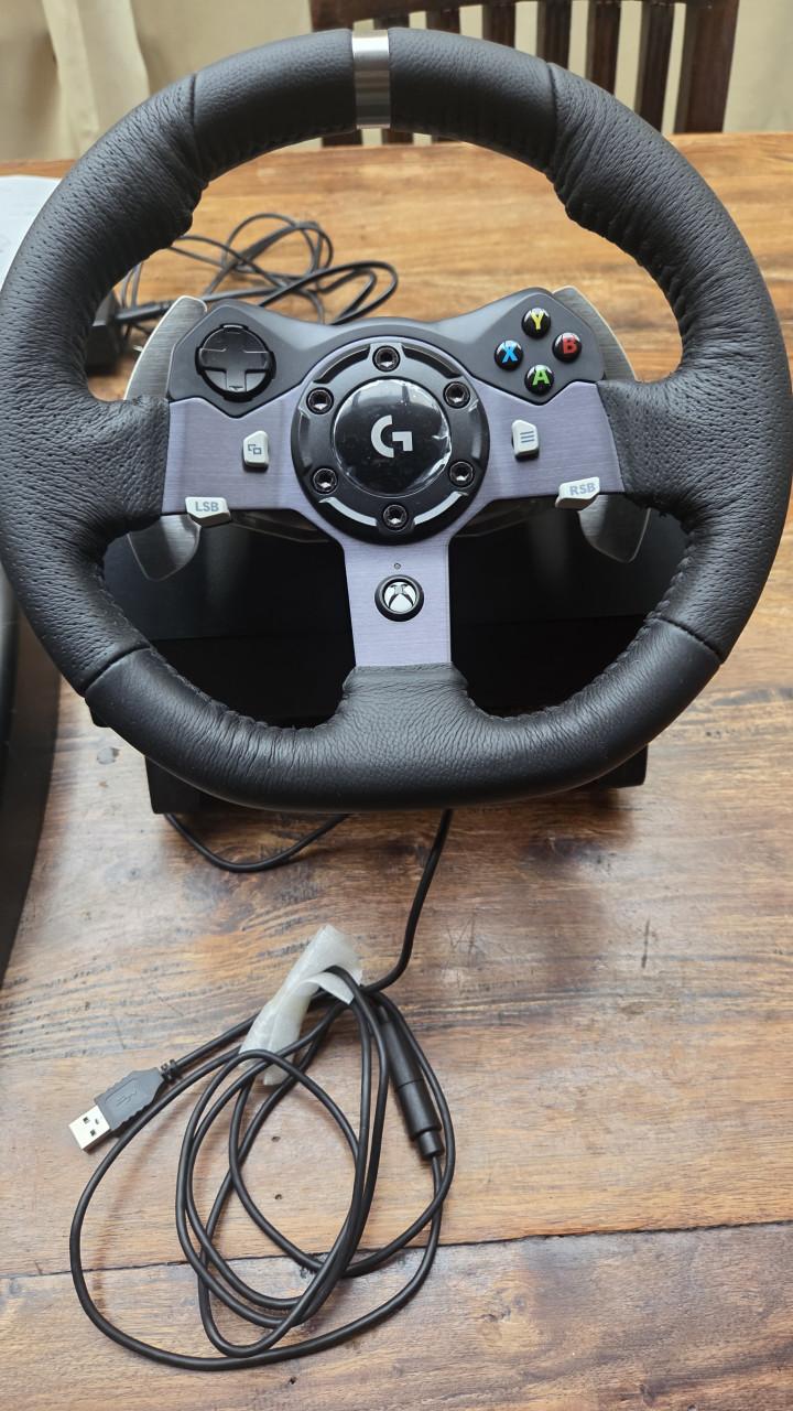 Logitech G920 Racing Wheel - Xbox/PC