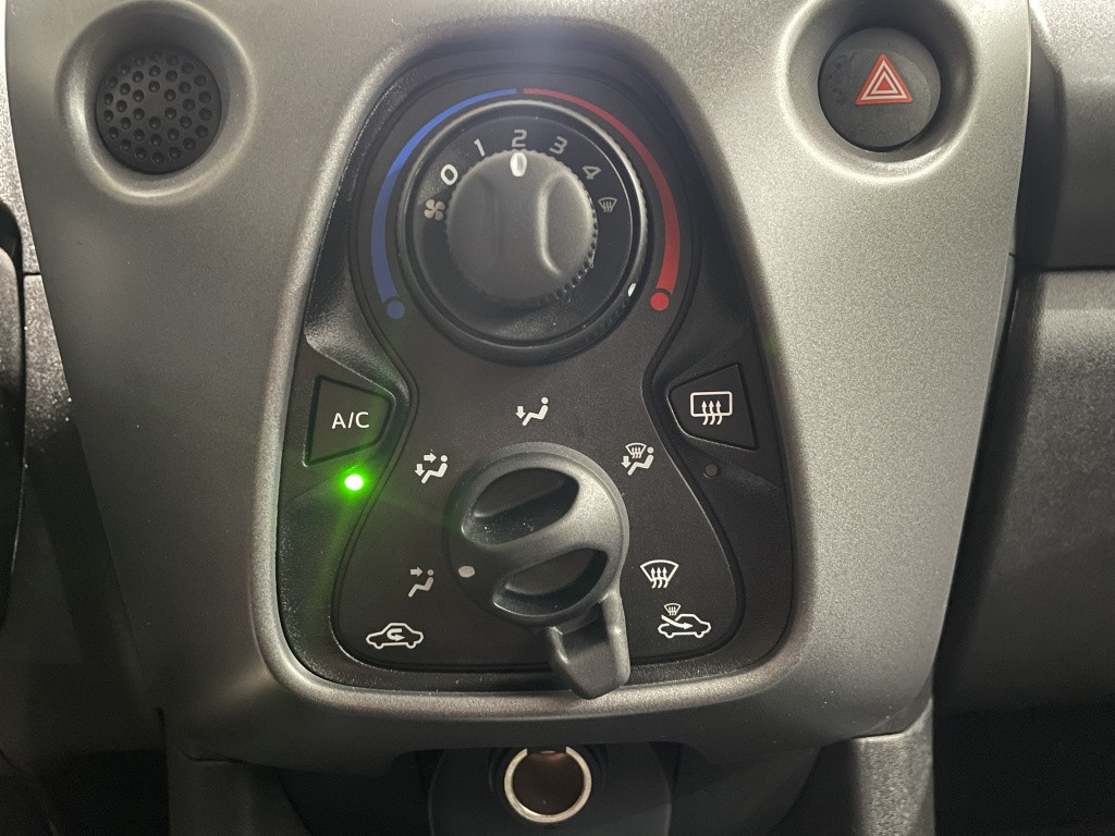Toyota Aygo 1.0 vvt-i x-play