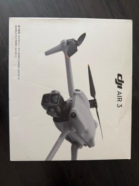 DJI Air 3 Fly More Combo met DJI RC 2 controller.