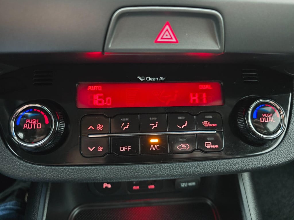 Kia Sportage occasion bomvolle auto! | tweedehands kia sportage met trekhaa