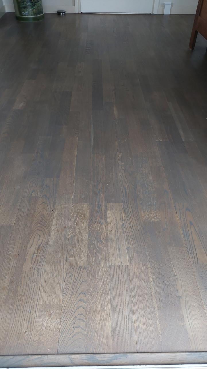 35m²grijs/bruine parket