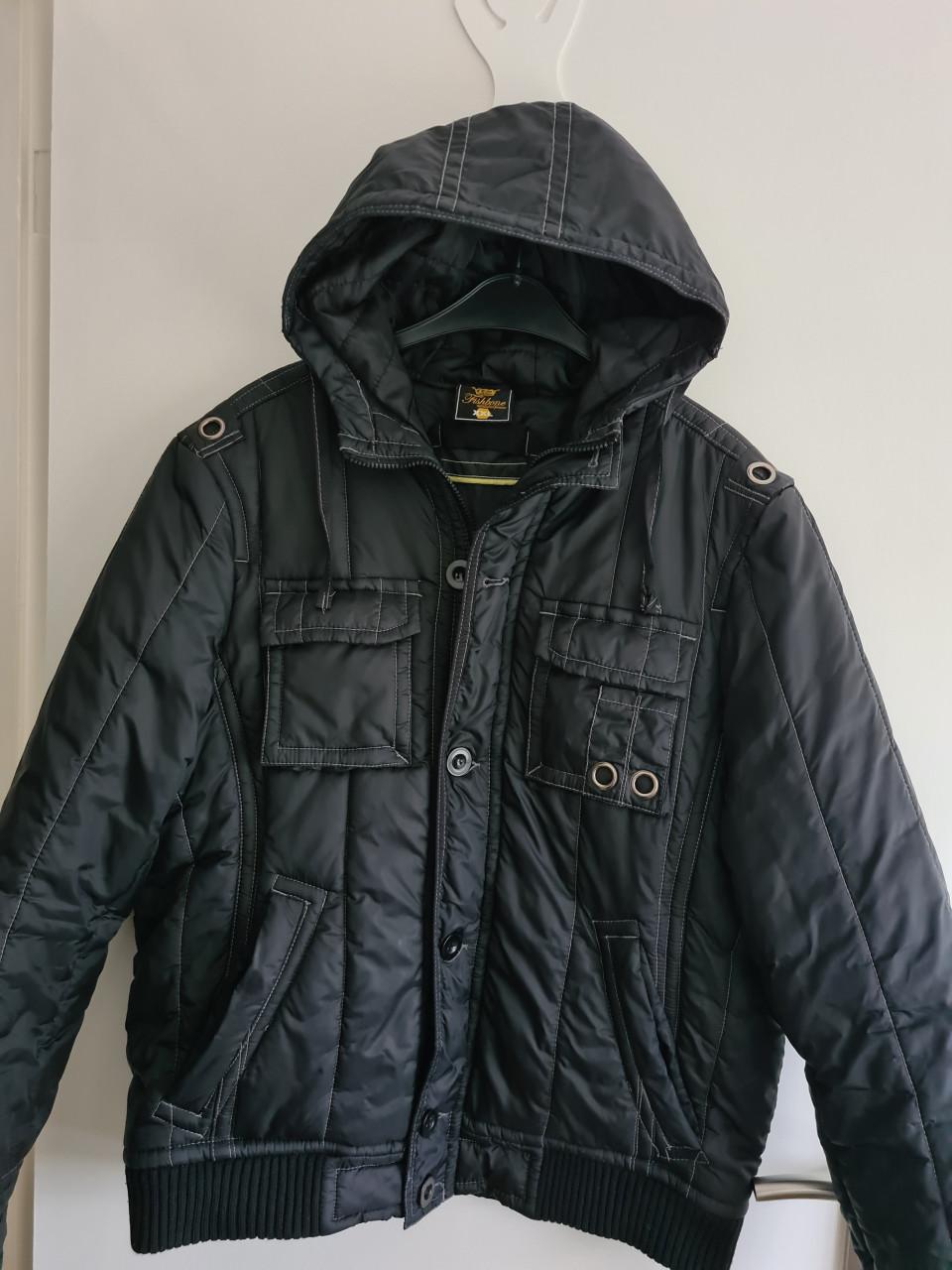 Zwarte gewateerde dikke puffer jas met capuchon van Fishbone  Maat XXL