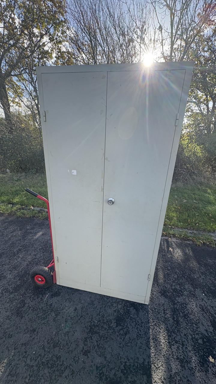 Stalen kast draaideurkast archiefkast