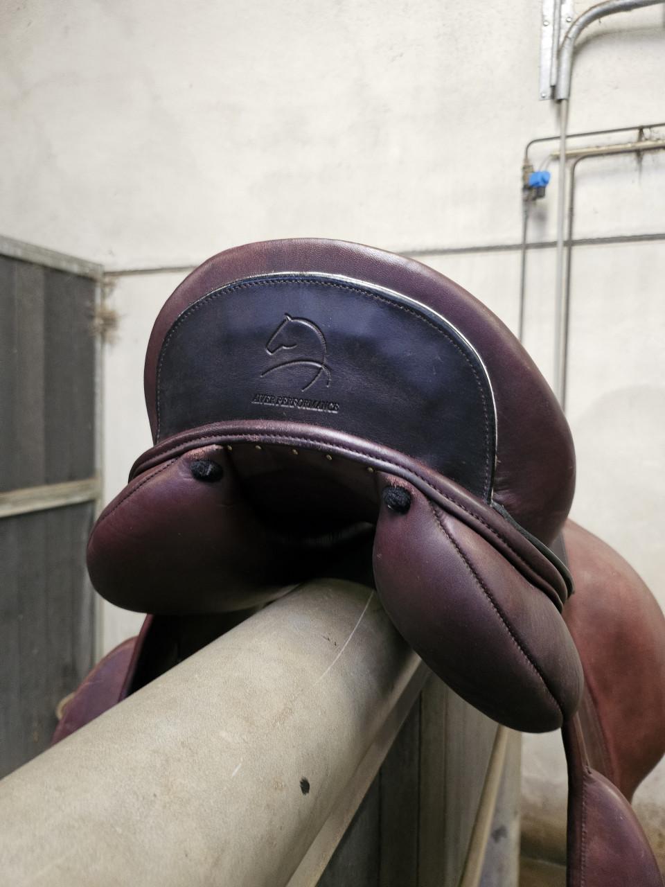 Dressuur zadel 17 inch