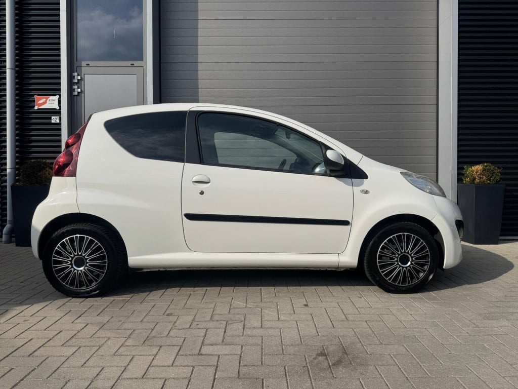 Peugeot 107 1.0 première/apk/airco/facelift/150.000/carplay/
