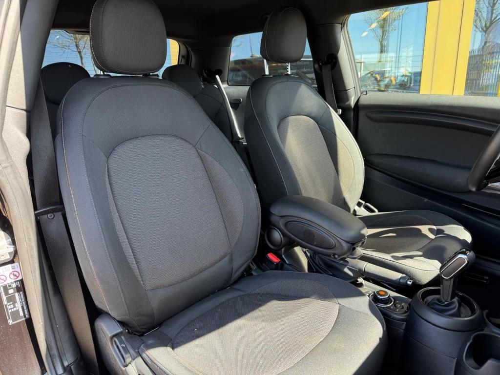 Mini 3-deurs mini 1.5 automaat