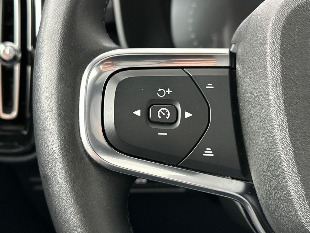 Volvo XC40 t4 211pk recharge ultimate dark | pano| adap.cruise| trekhaak| c