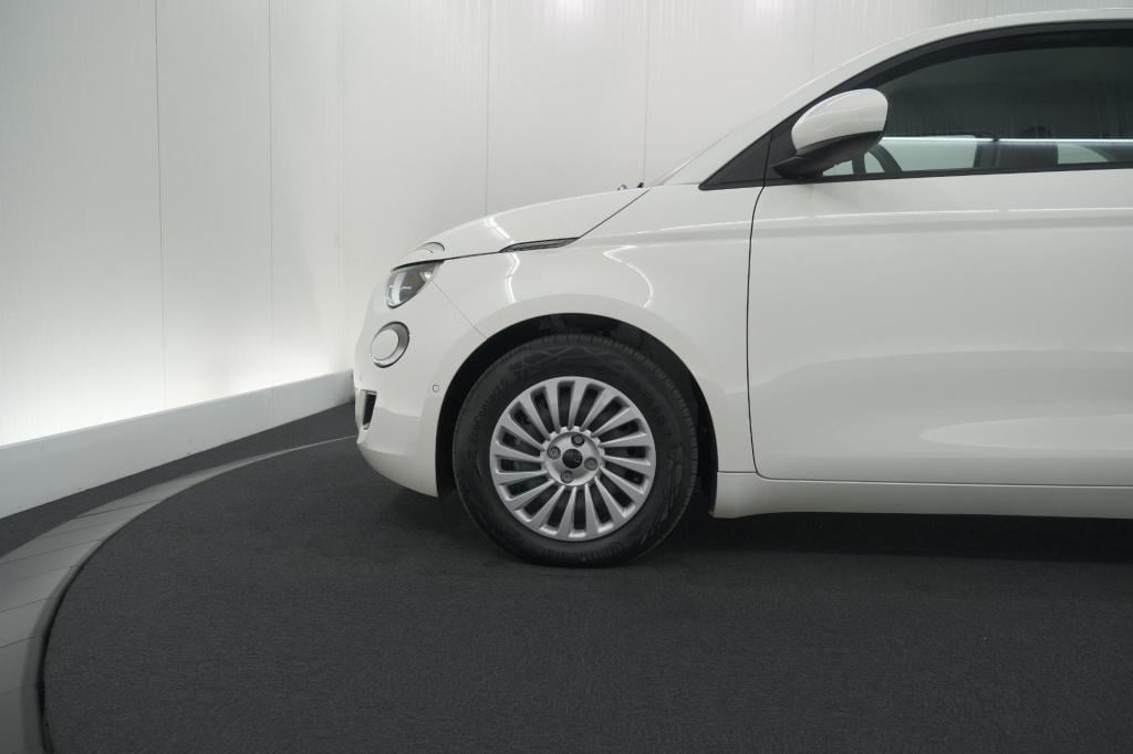 Fiat 500 urban 42 kwh | soh 96.8% | 3 fase laadfunctie | camera | apple car