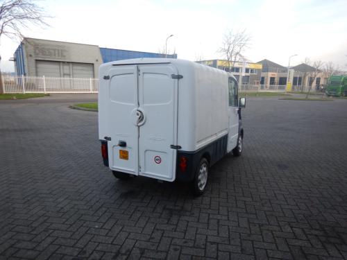 (Aixam) Mega brommobiel met gesloten laadbak