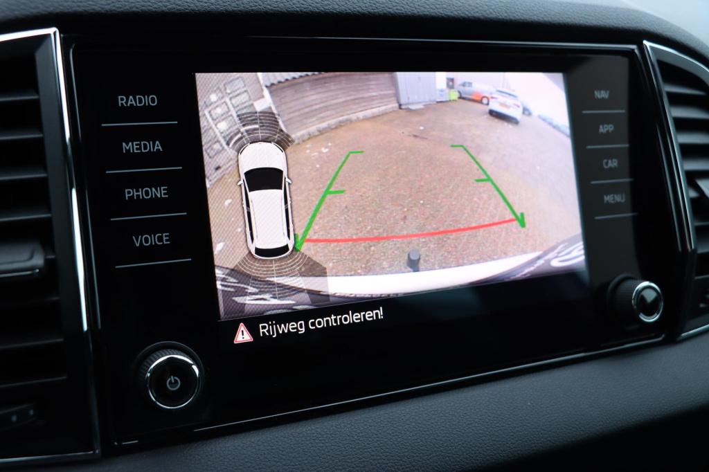 Skoda Karoq 1.5 tsi act style 150pk dsg7 | stoel voor+ achter verwarming | 