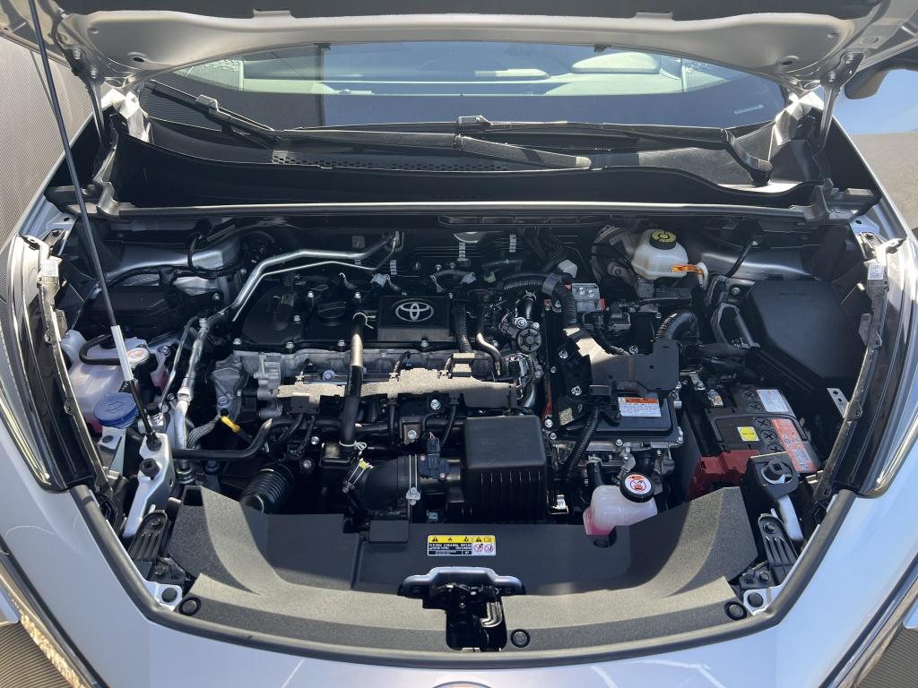 Toyota C-hr 1.8 hybrid 140 dyn