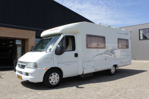 Dethleffs Advantage T6541 Vast bed, veel binnen-en kastruimte, zéér netjes