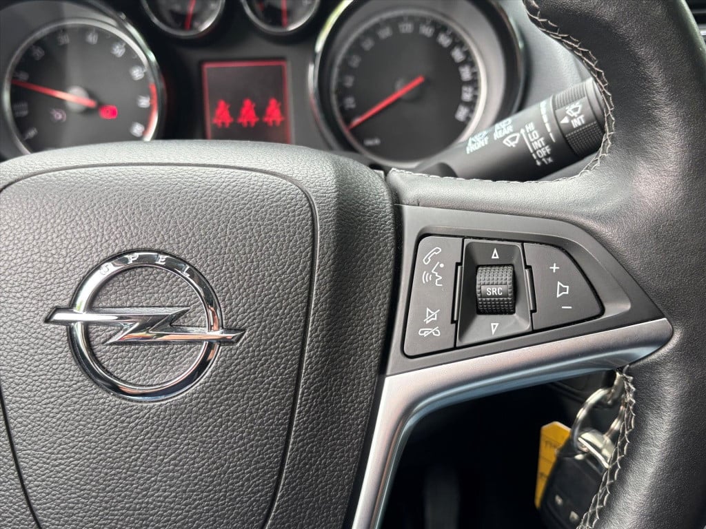 Opel Mokka 1.4 turbo 140pk cosmo| sunroof|trekhaak|leder| stoel-stuurverwar