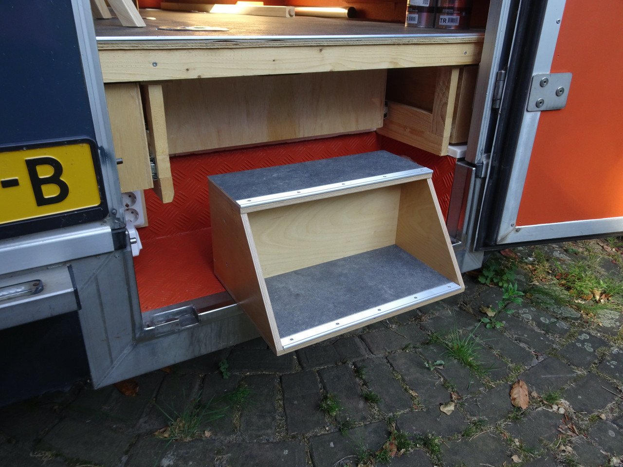 Camper off-grid - onopvallend vrij staan - variabel interieur