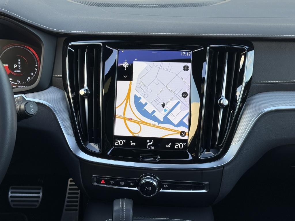 Volvo V60 t6 398pk recharge r-design| panodak| adap.cruise| 360camera| sty