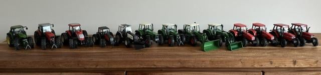 Verzameling landbouw miniaturen, o.a. Fendt & Valtra Valmet