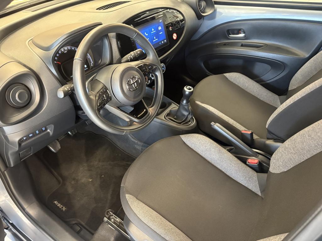 Toyota Aygo X 1.0 vvt-i mt play