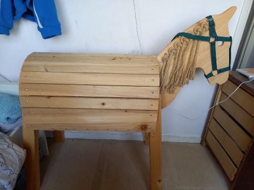 Houten speelpaard