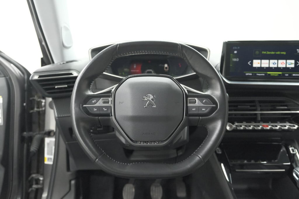 Peugeot 2008 puretech 100 allure | camera | navigatie | apple carplay | par