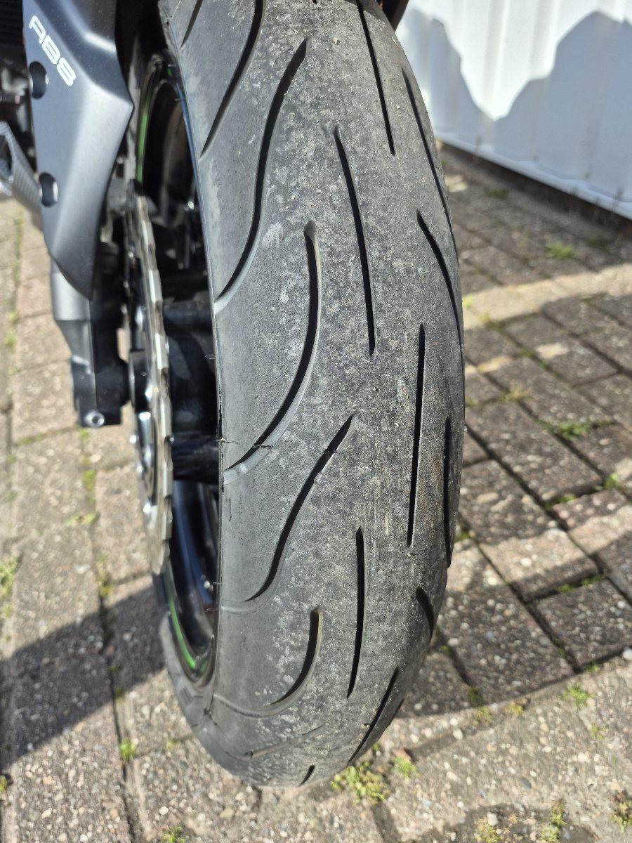 Kawasaki Z900 uit 2019, stoere naked bike met veel extra's