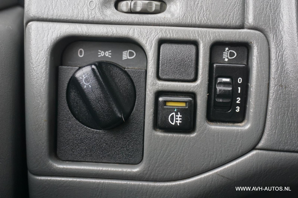 Opel Agila 1.2-16v color edition