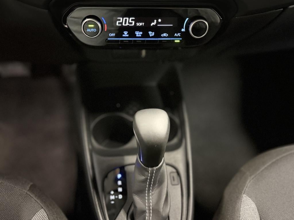Toyota Aygo x 1.0 vvt-i s-cvt first| camera| led| climate| adap.cruise| get