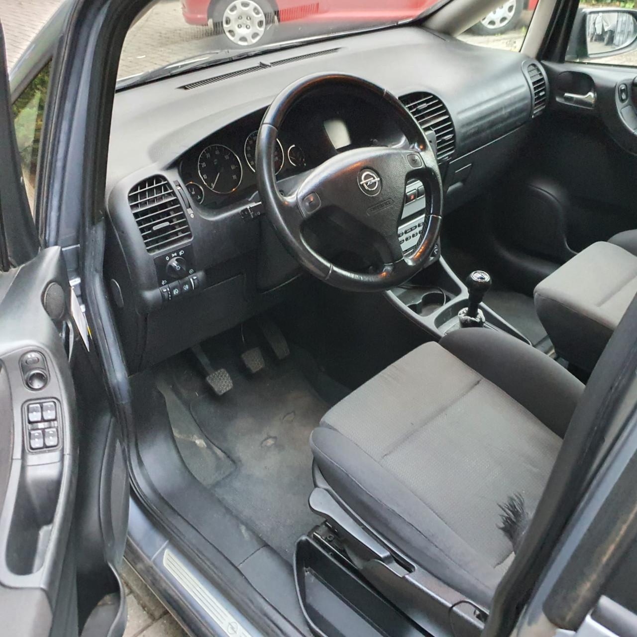 Opel Zafira 1.8-16V Elegance