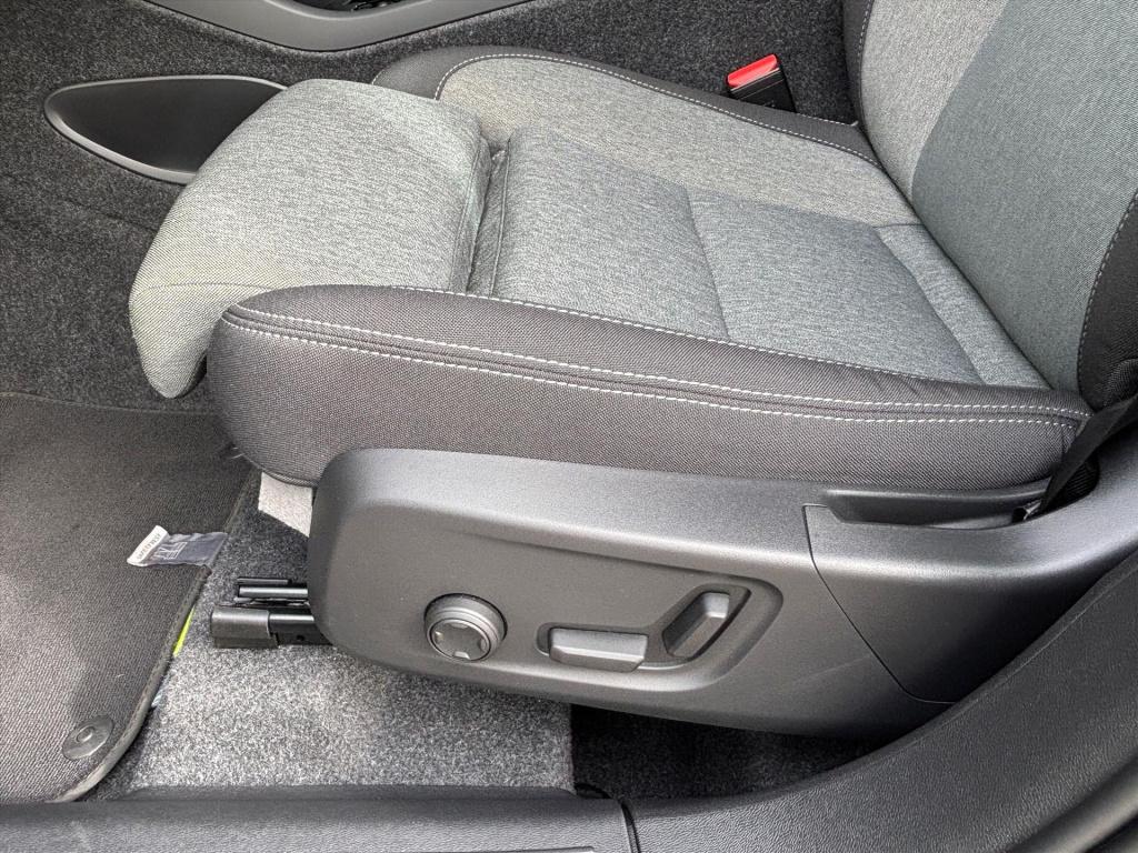 Volvo XC40 2.0 b4 b4 plus dark|stuur-stoel voorruitverwarm|blis| trekhaak| 