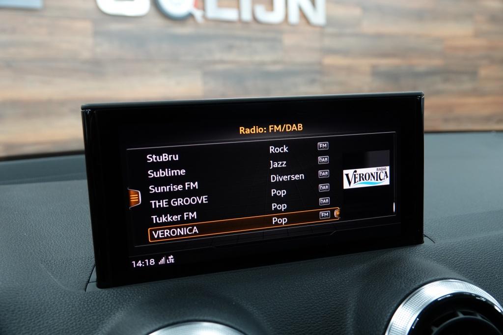Audi Q2 35 tfsi s edition | keyless | acc | camera |
