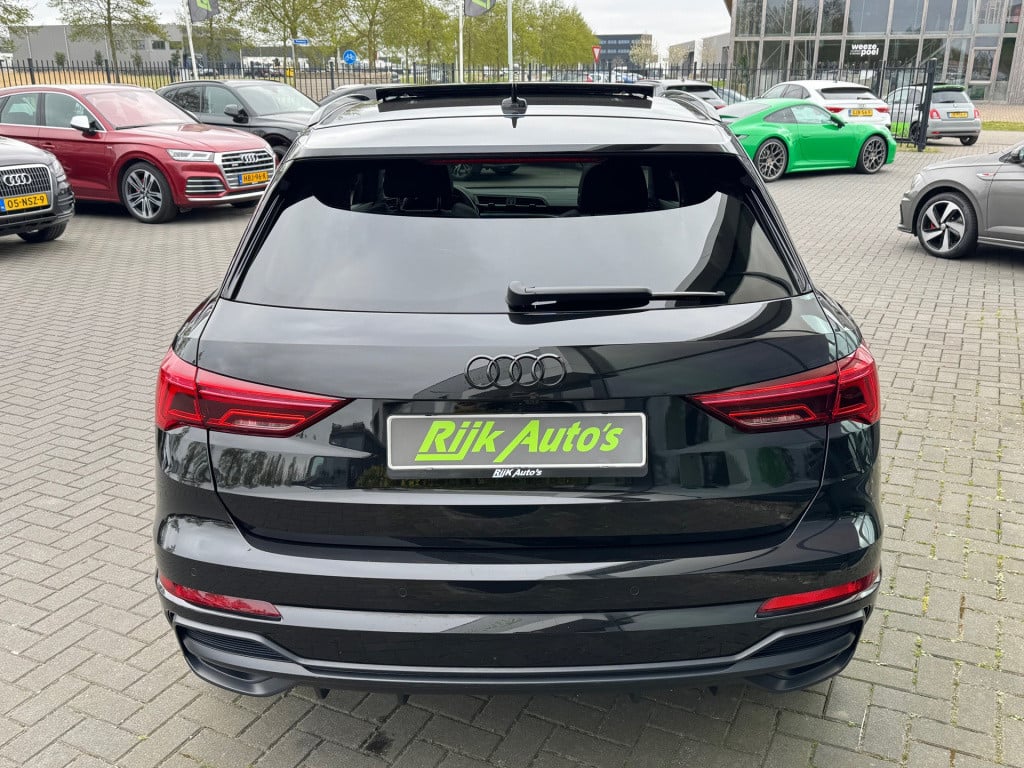 Audi Q3 35 tfsi 3x s-line * panoramadak * keyless * leer * camera