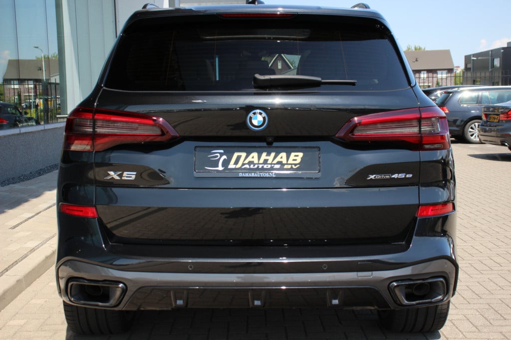BMW X5 xdrive45e high executive m-sport | pano | luchtvering | 360 camera |