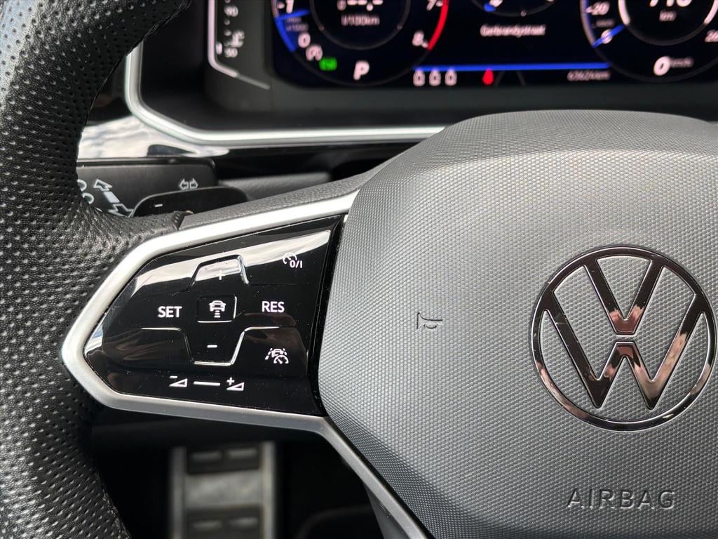 Volkswagen T-roc 1.5 tsi 150pk 7-dsg r-line black|camera| dodehoek|trekhaak