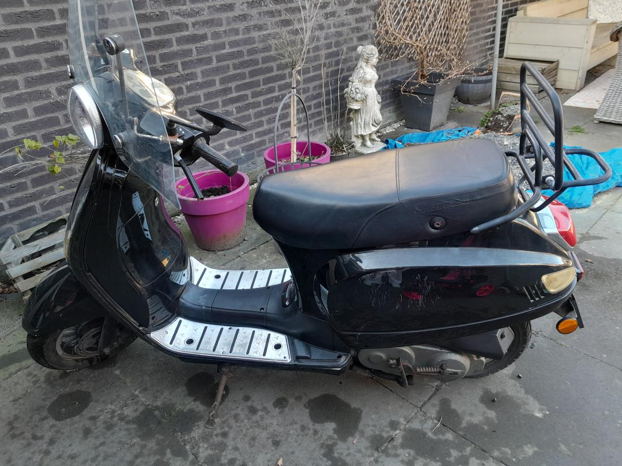 Scooter senzo