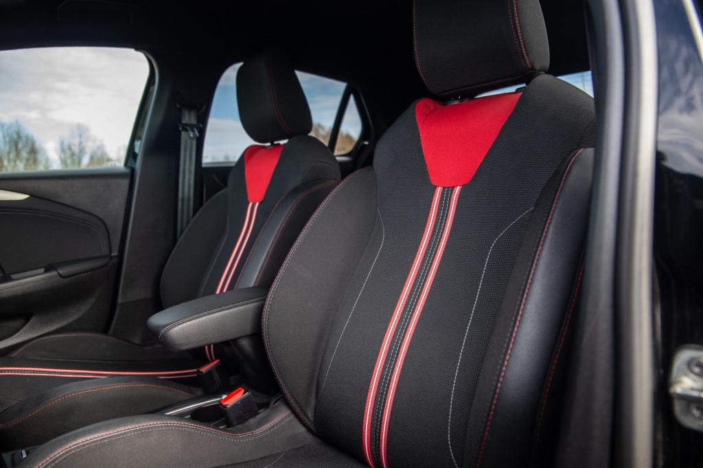 Opel Corsa 1.2 turbo gs black line / apple carplay / automaat / 360 camera 