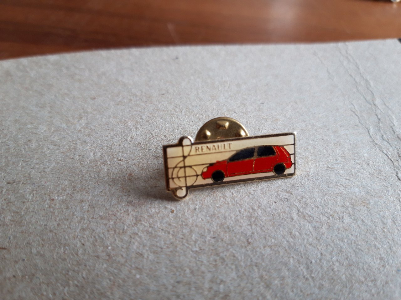 Pins Renault