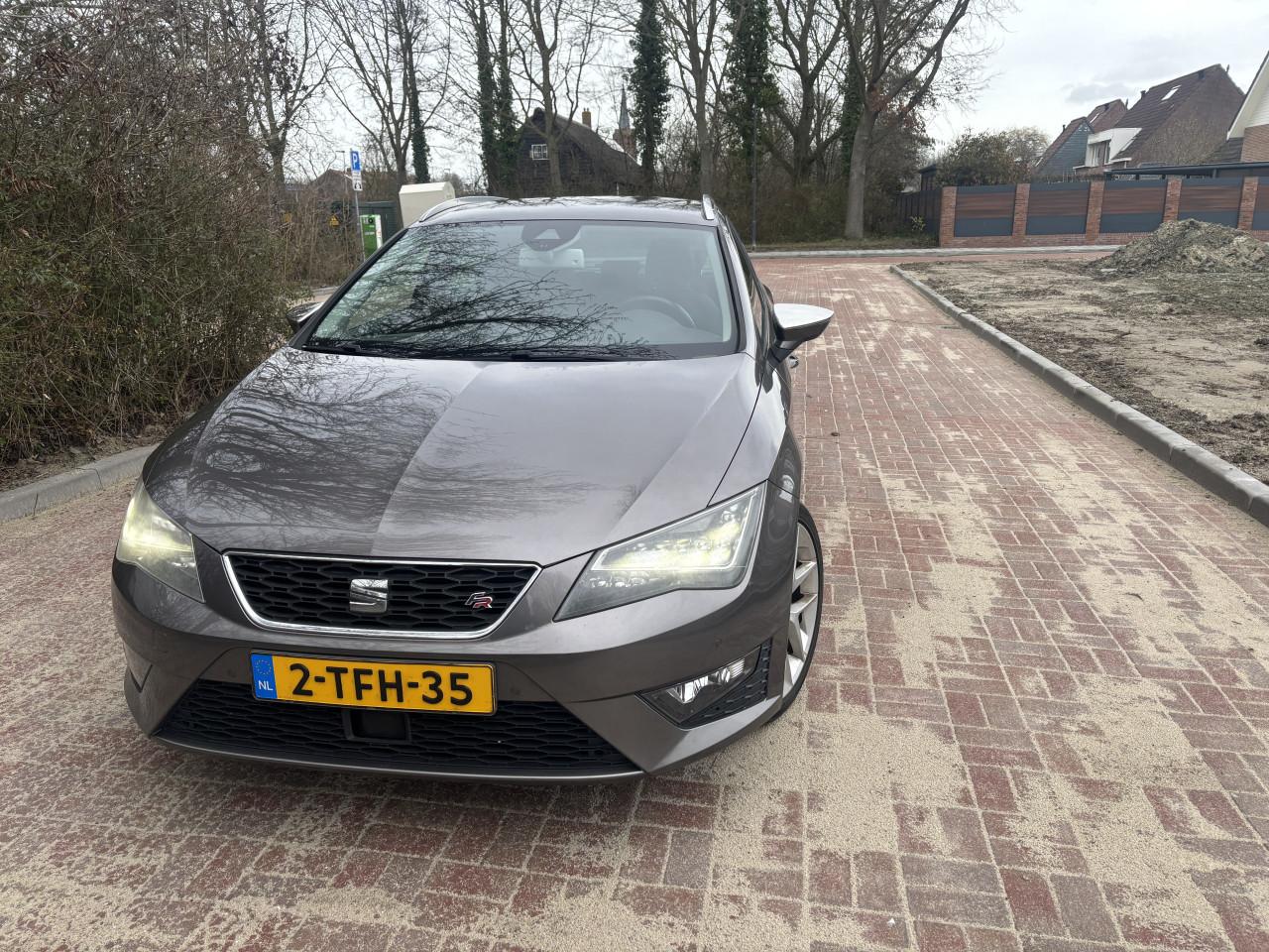 SEAT Leon FR First Edition 1.4 TSI (2014)