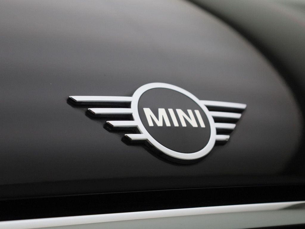 Mini Cooper mini 1.5 | lmv | parkeer sensoren | navigatie | airco | cruise 