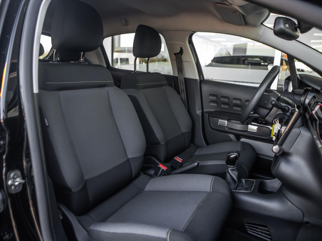 Citroen C3 1.2 puretech 83pk shine | stoelverwarming | carplay | park. sens