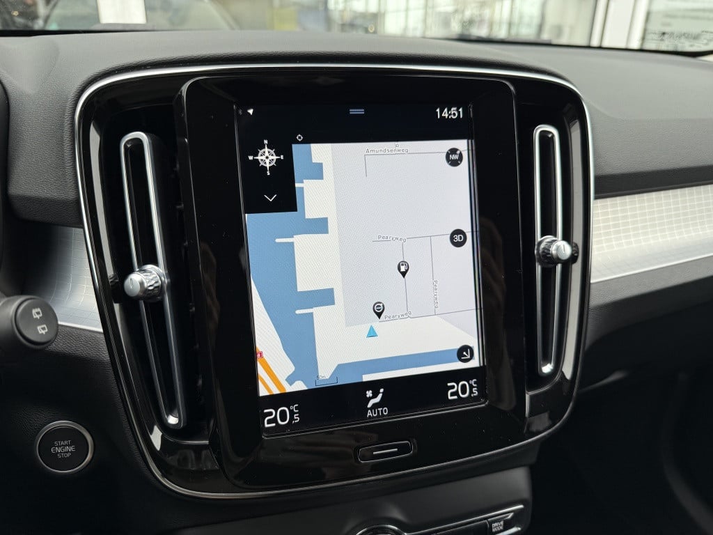 Volvo XC40 t5 262pk recharge business pro| navi| keyless| led| getint glas|