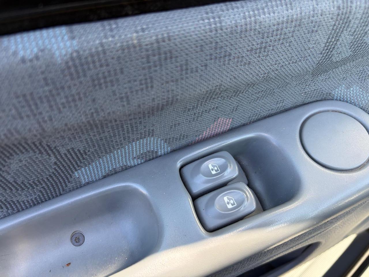 Renault Twingo 1.2- 16V Emotion (Nieuwe APK, koopje)