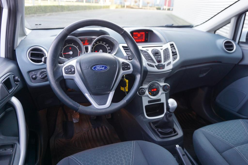 Ford Fiesta 1.25 titanium climate / cruise / elektr. ramen / parkeersens. /