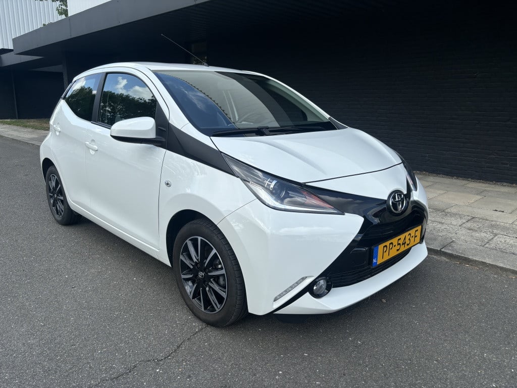 Toyota Aygo 1.0 vvt-i x-play // 1e eigenaar // 16.000km! //