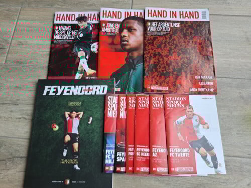 Hand in hand/ Feijenoord Magazine/Stadion sport nieuws