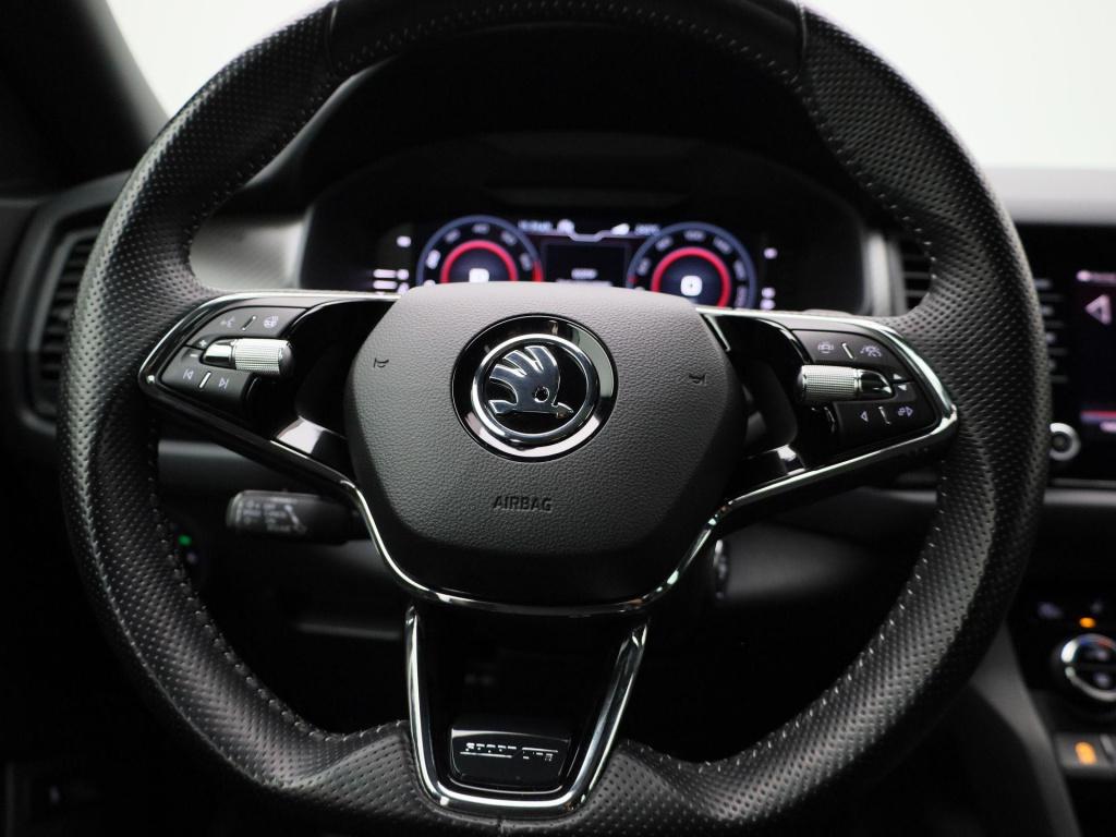 Skoda Kodiaq 1.5 tsi sportline business | panoramadak | trekhaak | sfeerver